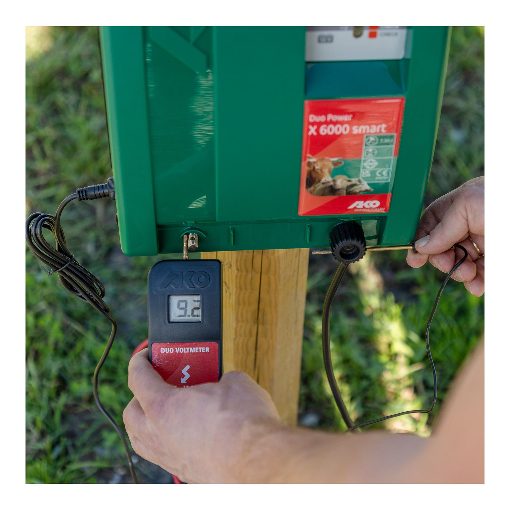 AKO Mobil Power AD2000 Digital Akkugerät, 2,1 Joule + Zaunprüfer Gratis