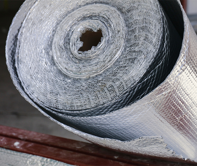 Rouleau d'isolant r&eacute;fl&eacute;chissant