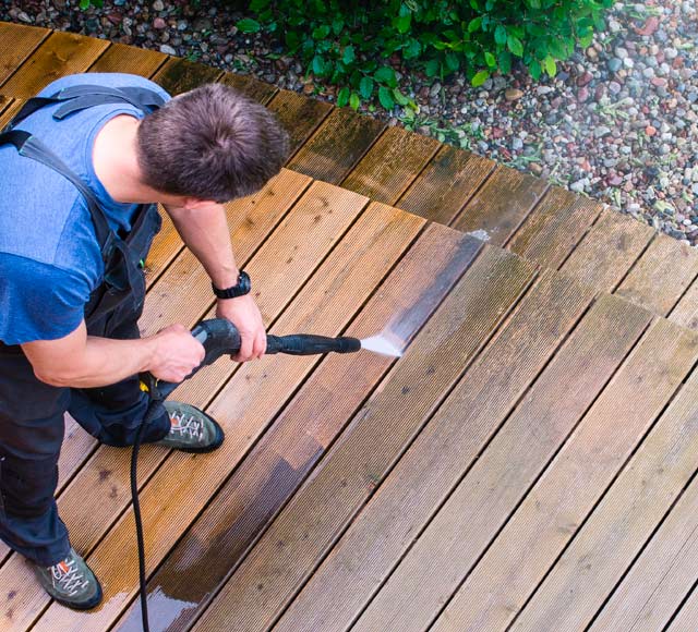 Nettoyer une Terrasse Balcon Patio en Bois - Nettoyant pour Bois Traité