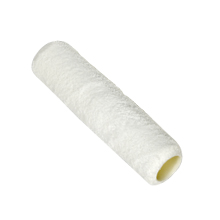 Rouleau &agrave; peinture blanc sur fond blanc